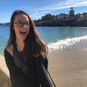 Meet your Posher, Elizabeth